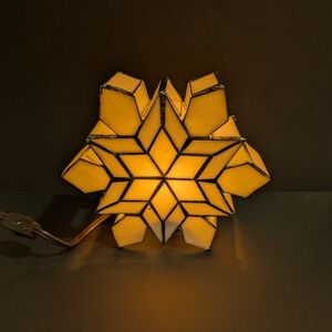 Tiffany Style Stained Glass Snowflake Table Lamp Night White Silver Solder Trim